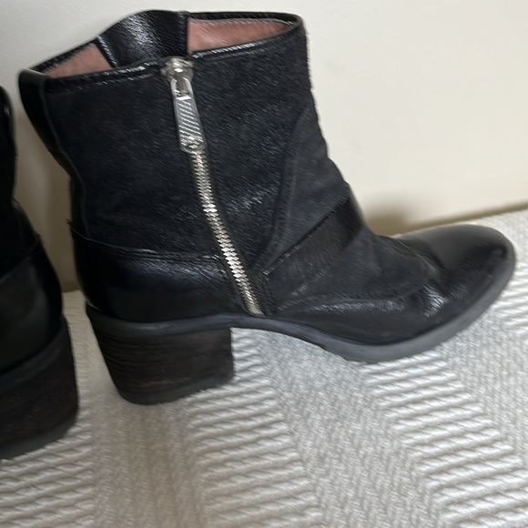 Donald J. Pliner leather ankle boots - Picture 7 of 16